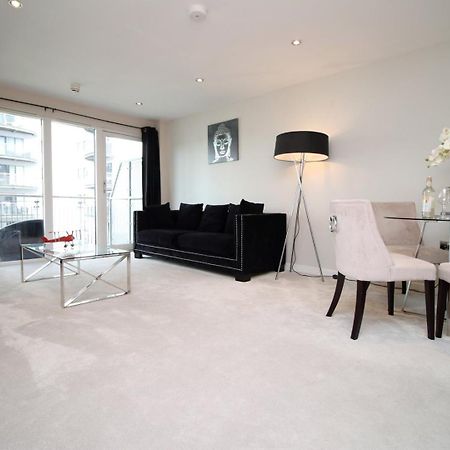 Perfect Getaway In Cardiff Marina Apartment Exterior photo