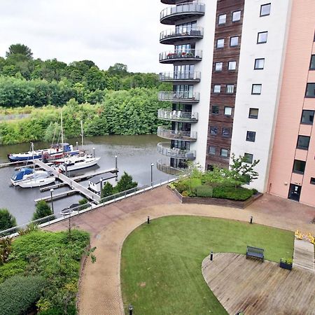 Perfect Getaway In Cardiff Marina Apartment Exterior photo