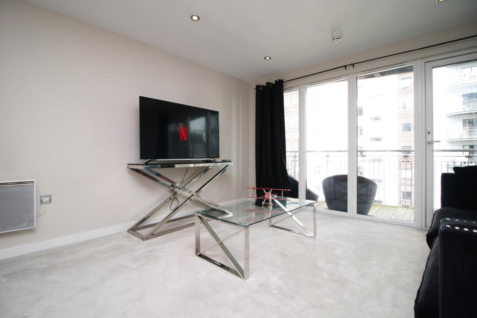 Perfect Getaway In Cardiff Marina Apartment Exterior photo
