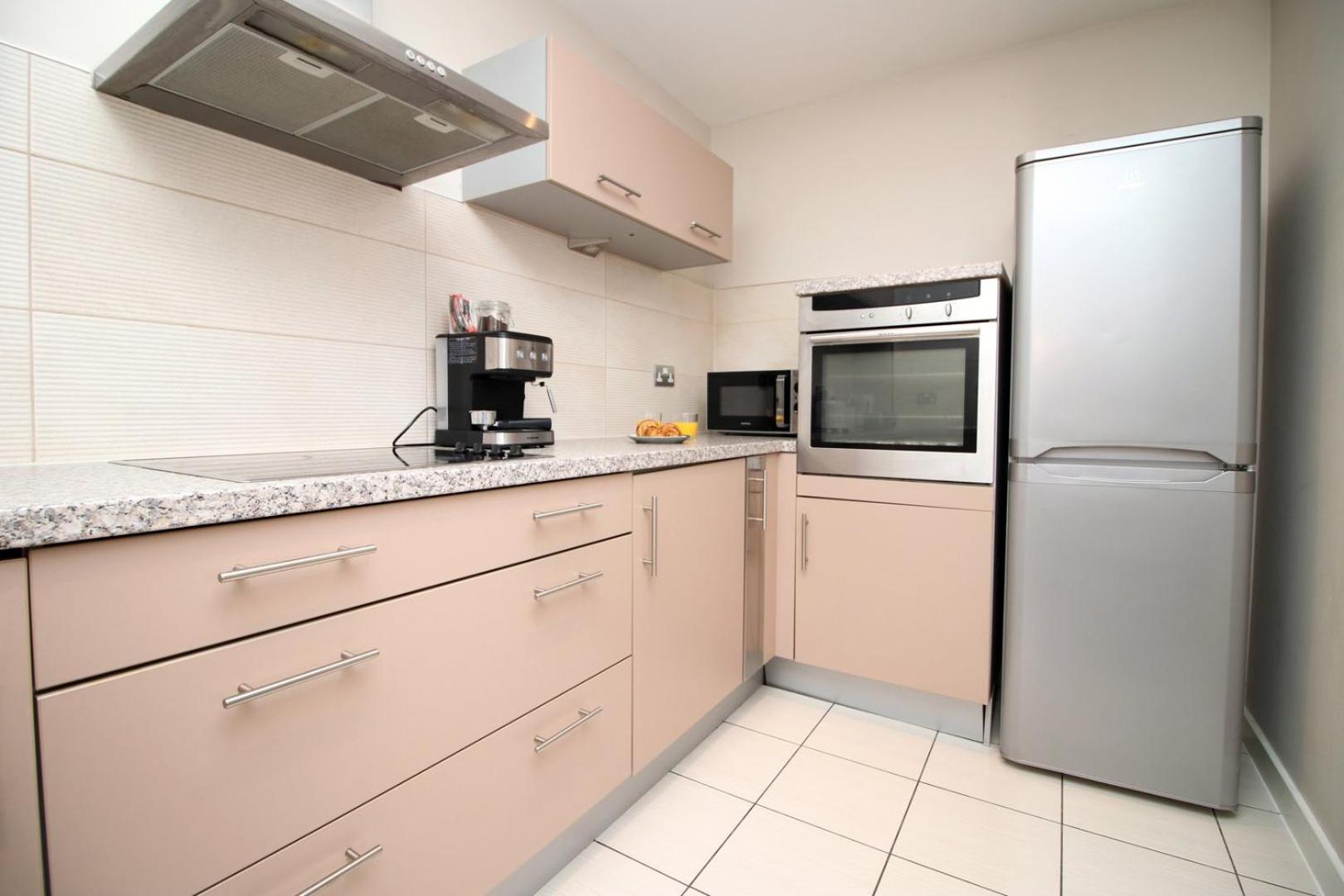 Perfect Getaway In Cardiff Marina Apartment Exterior photo